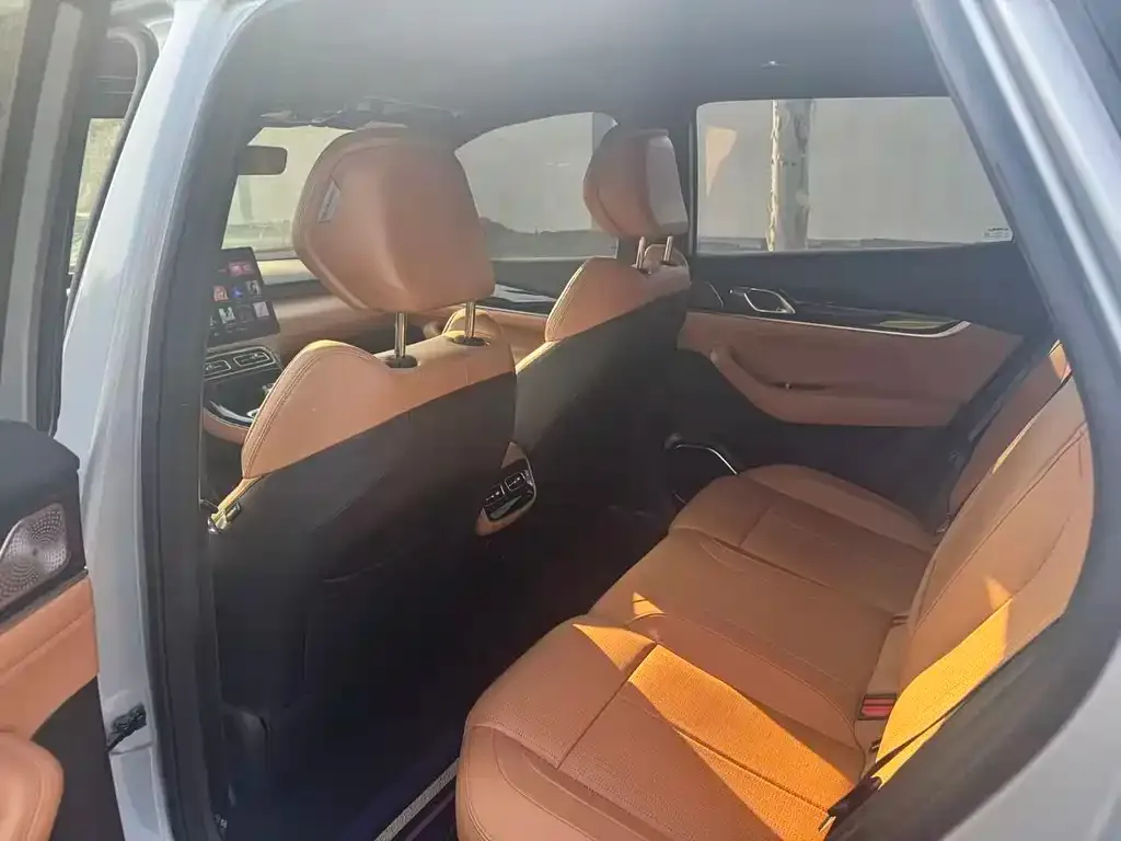 Geely Boyue L — фото 2