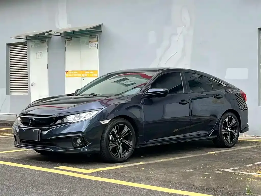 Honda Civic — фото 1