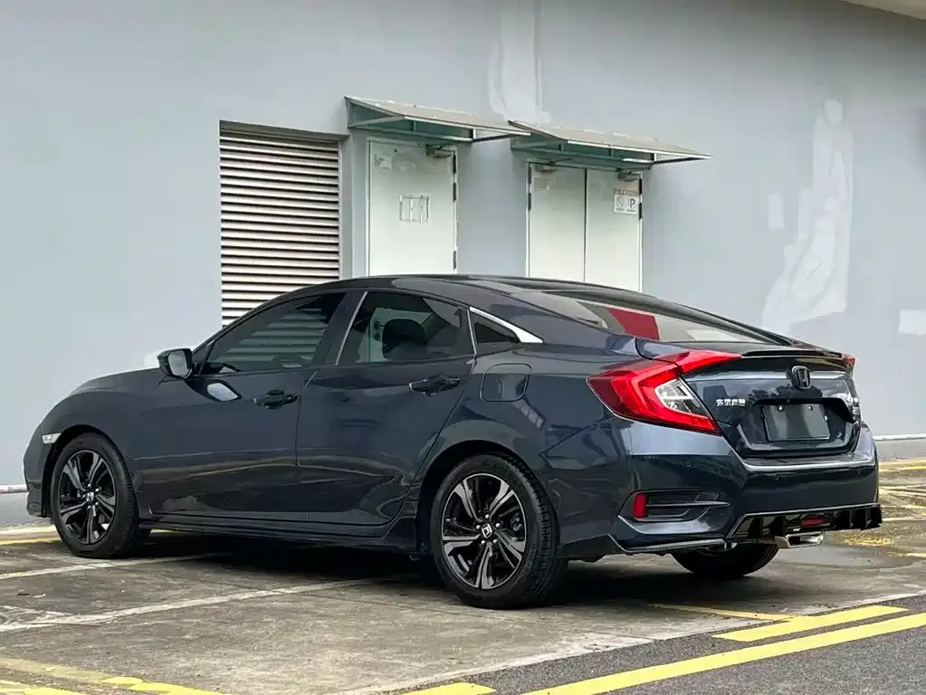 Honda Civic — фото 5