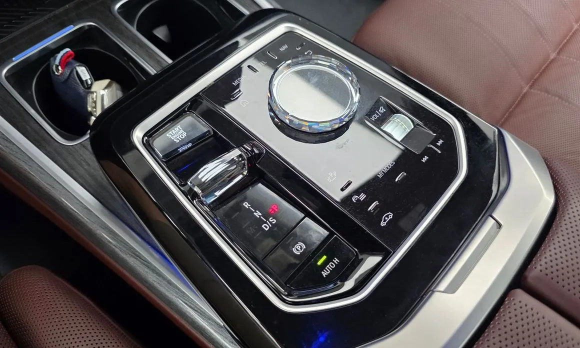 BMW 7-Series 2024 из KR, фото 7