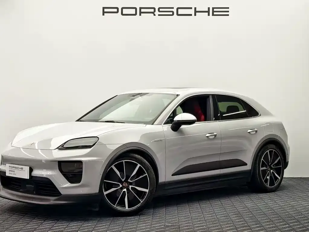 Porsche Macan EV