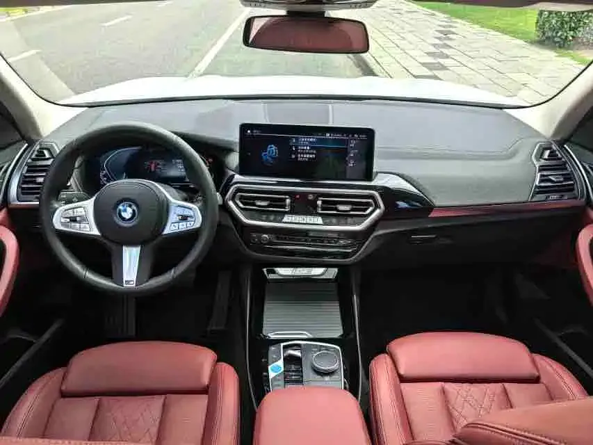 BMW iX3 — фото 4