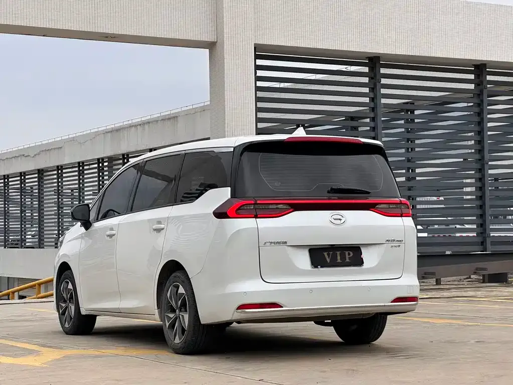 GAC Motor Trumpchi M6 — фото 9