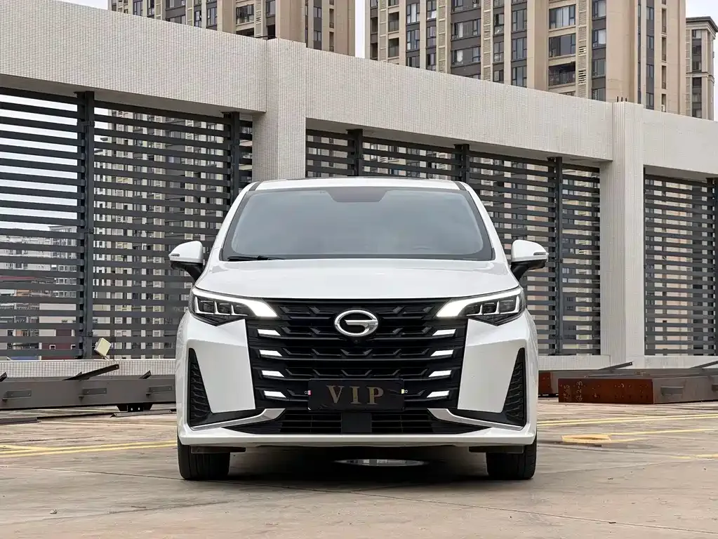 GAC Motor Trumpchi M6 — фото 10