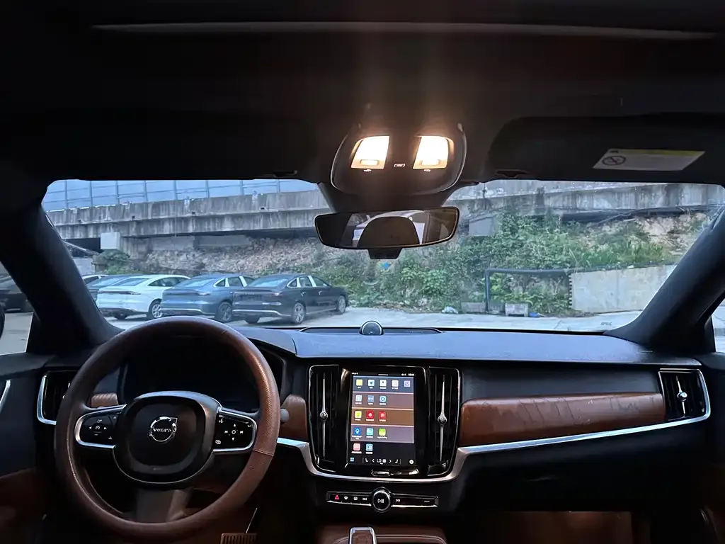 Volvo S90 2024 из CN, фото 8