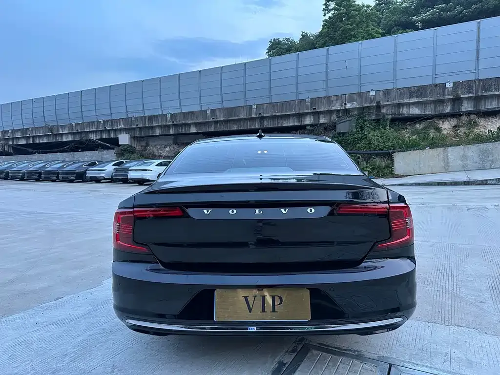 Volvo S90 2024 из CN, фото 5