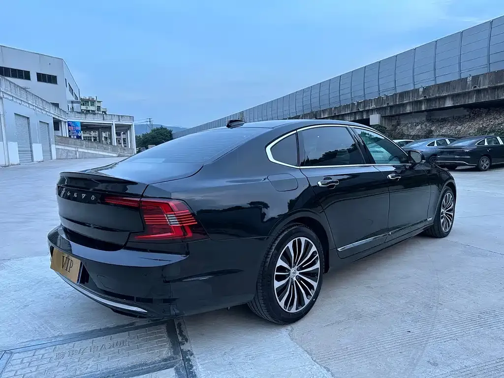 Volvo S90 2024 из CN, фото 9
