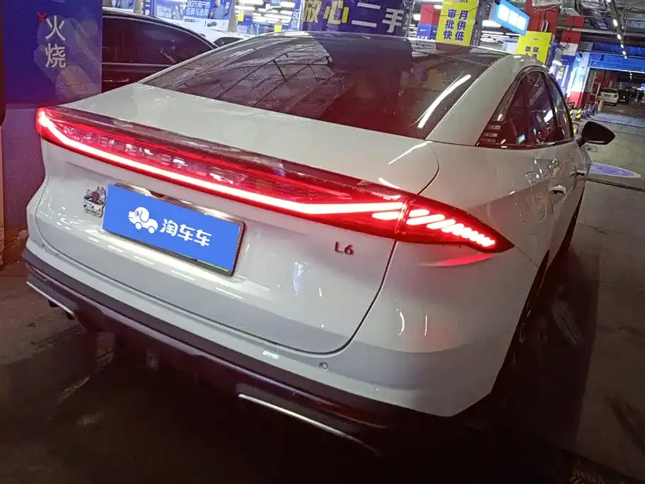 Geely Galaxy L6 — фото 3