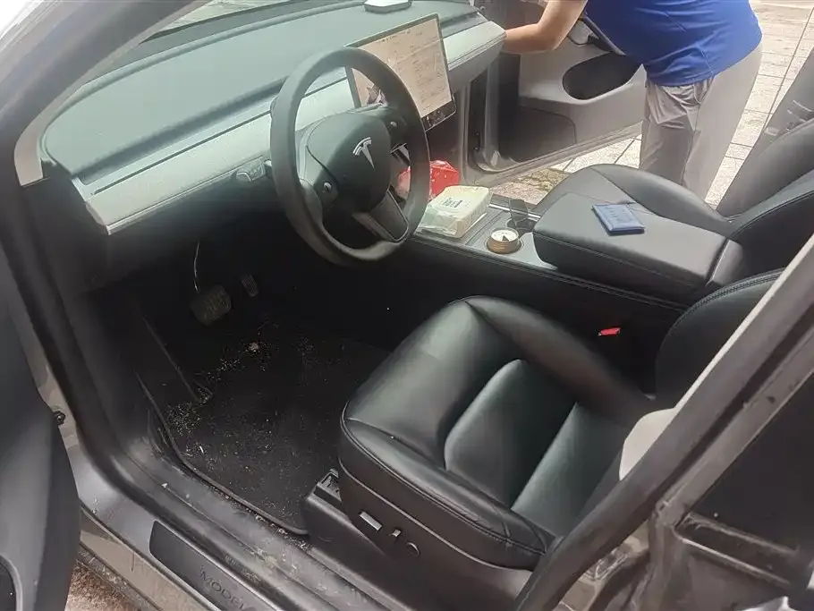 Tesla Model Y — фото 2