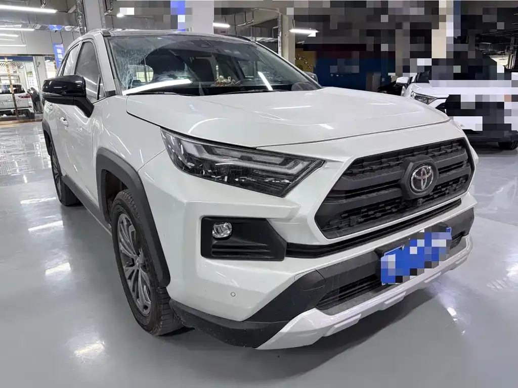 Toyota RAV4 — фото 6