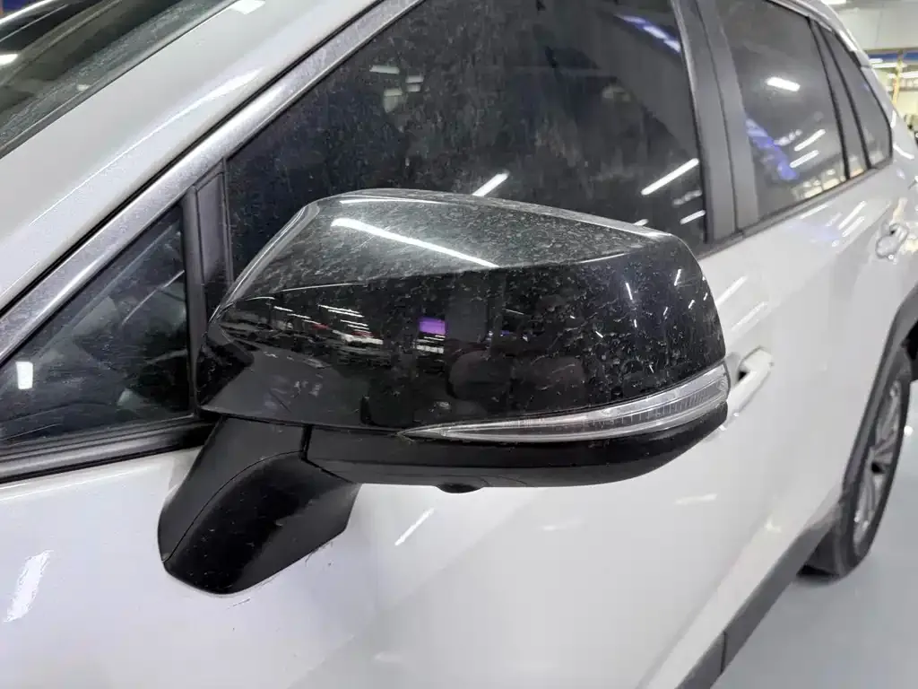 Toyota RAV4 — фото 10