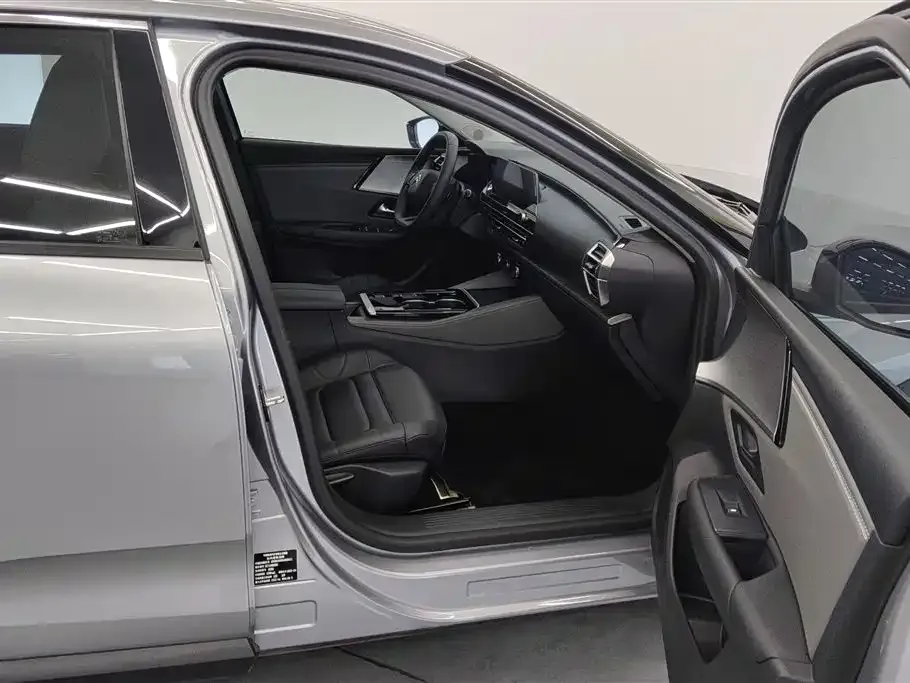 Citroen C5 X 2025 из CN, фото 5