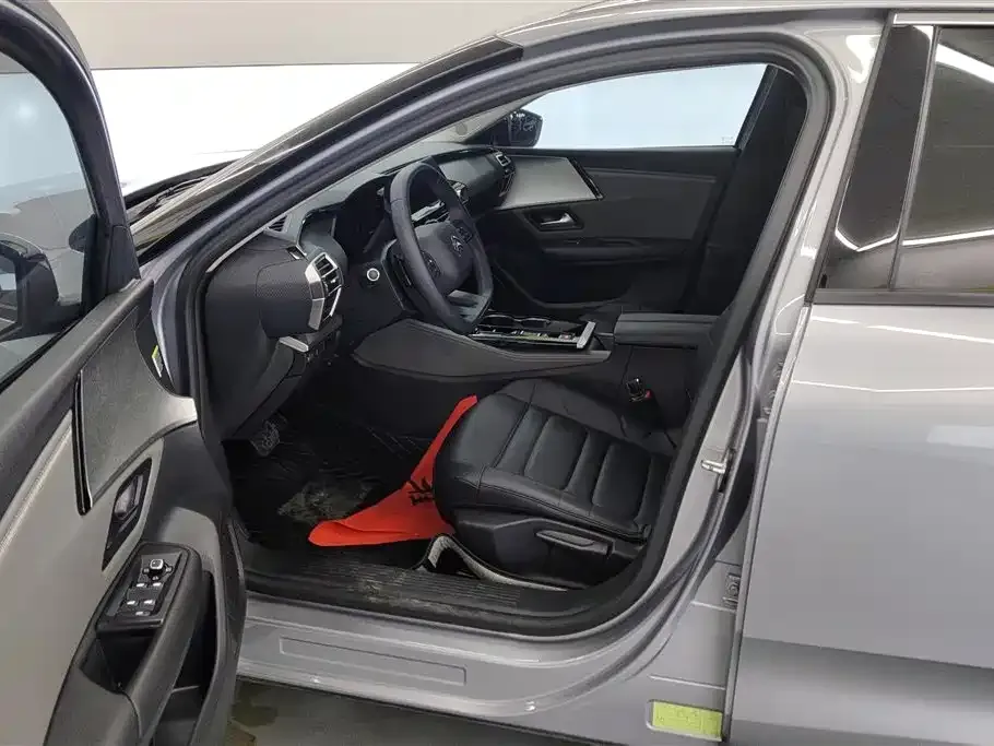 Citroen C5 X 2025 из CN, фото 7