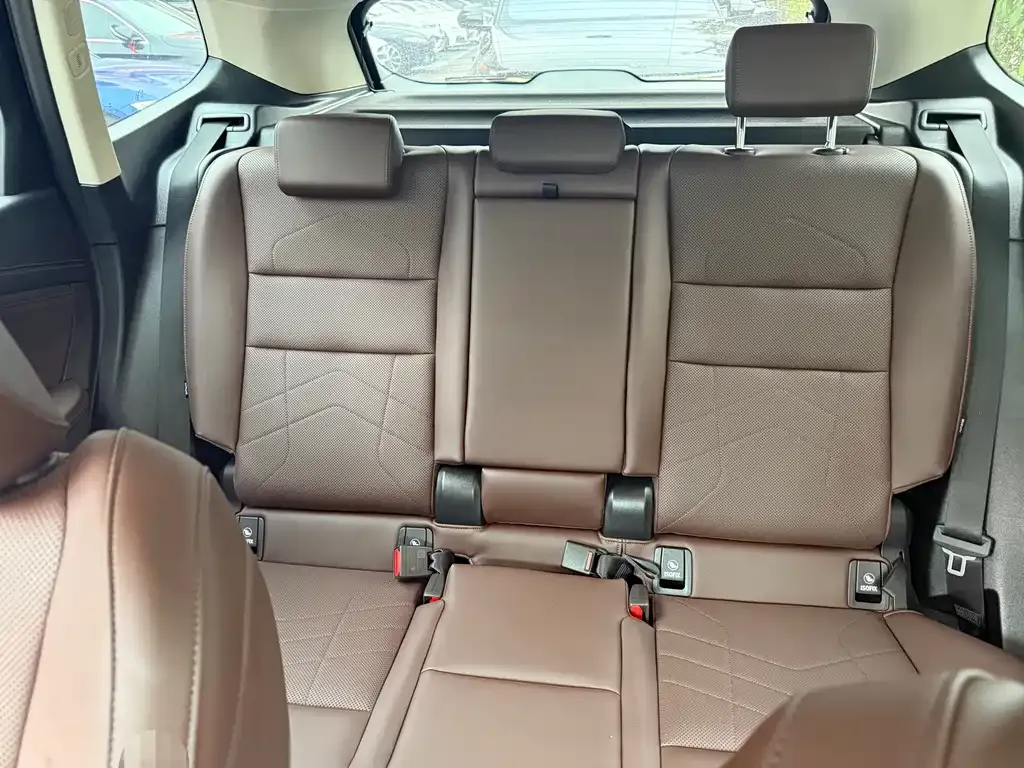 BMW X1 2024 из CN, фото 4