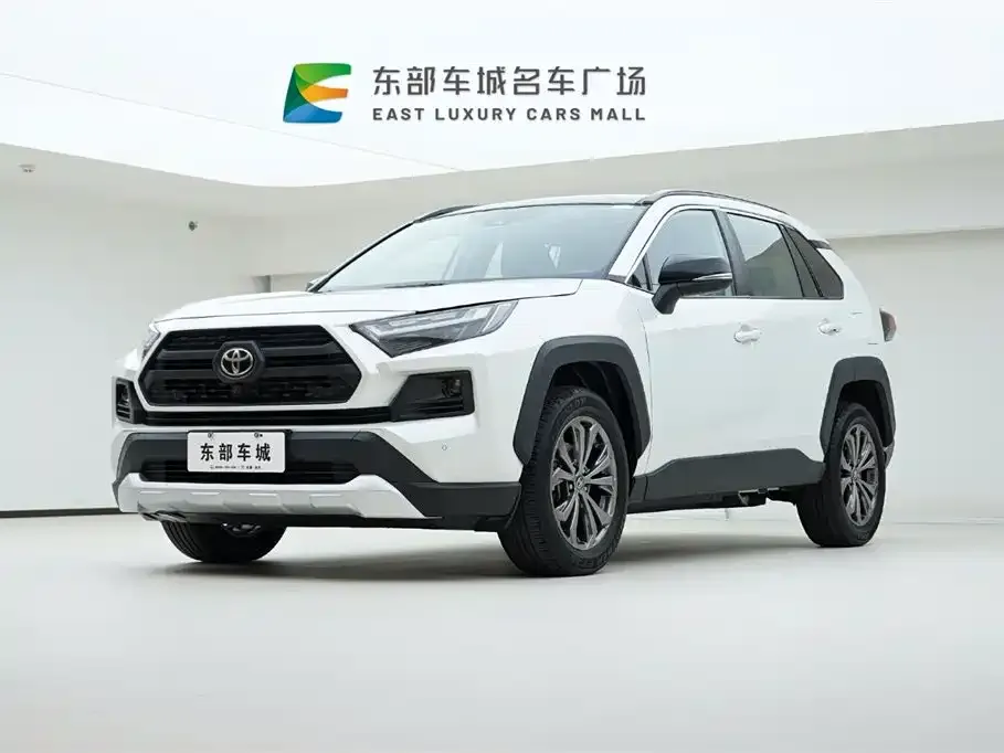 Toyota RAV4 — фото 1