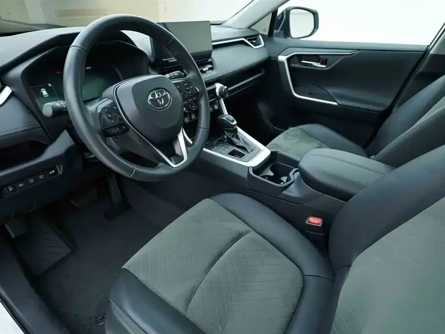 Toyota RAV4 — фото 10