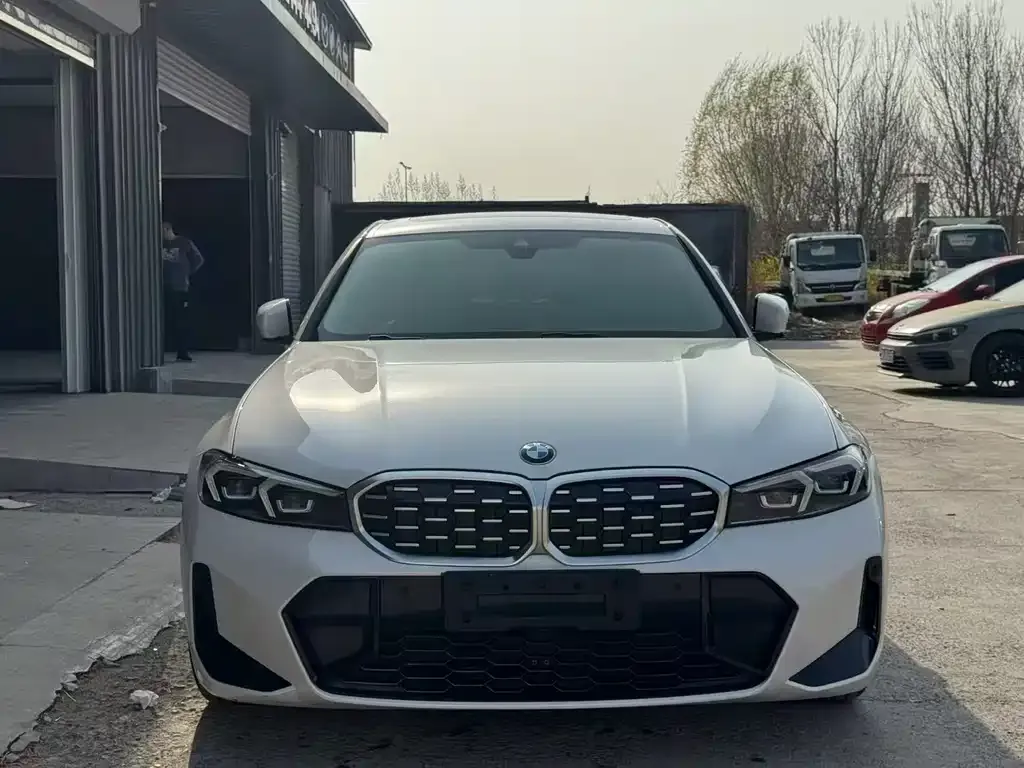 BMW 3 Series — фото 1