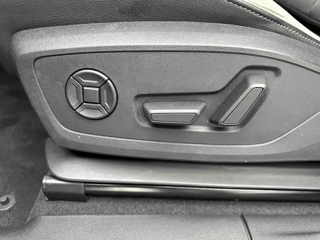Audi Q3 — фото 10