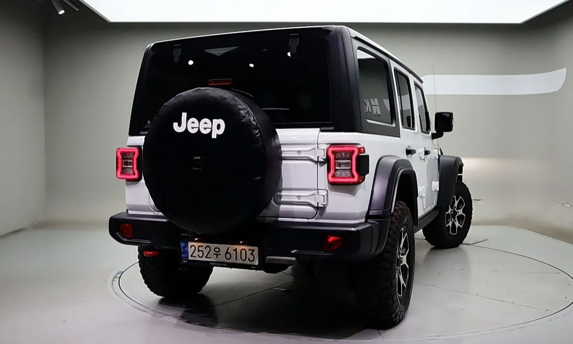 Jeep Wrangler 2022 из KR, фото 8