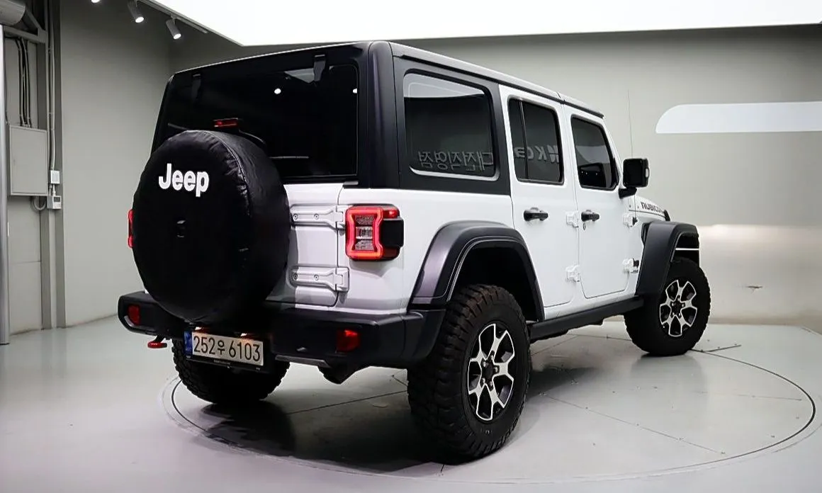 Jeep Wrangler 2022 из KR, фото 6