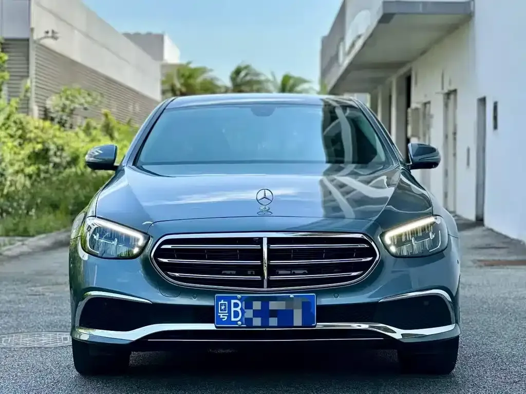 Mercedes-Benz E-Class — фото 2