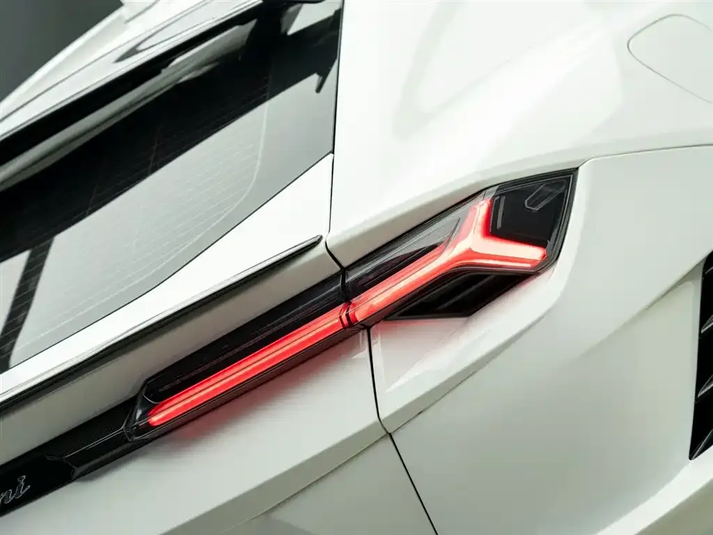 Lamborghini Urus — фото 7