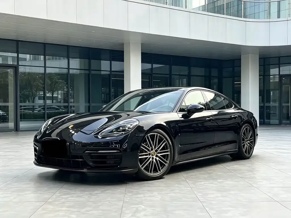 Porsche Panamera — фото 1