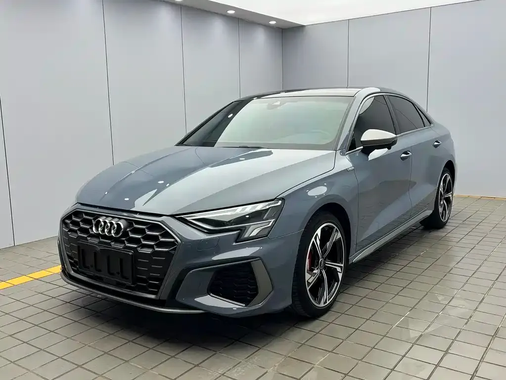 Audi A3 — фото 1