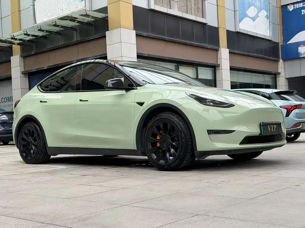 Tesla Model Y — фото 9