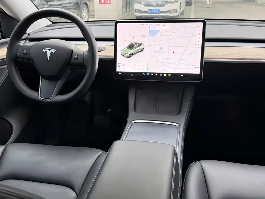 Tesla Model Y — фото 4