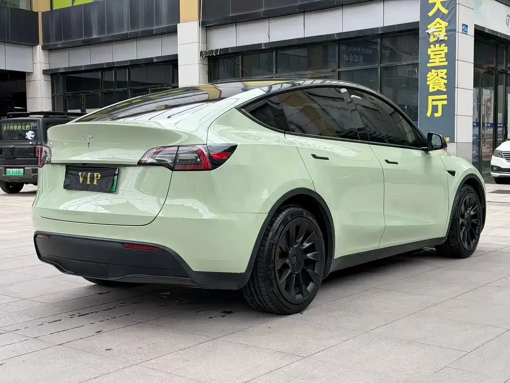 Tesla Model Y — фото 7