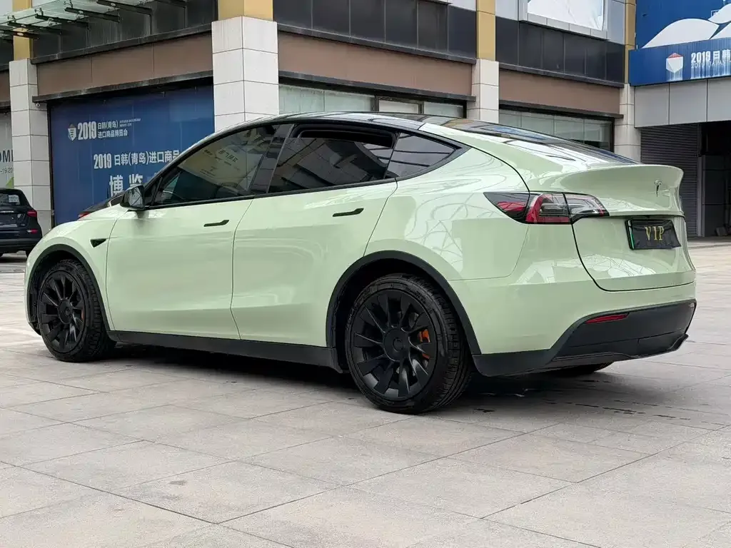 Tesla Model Y — фото 8