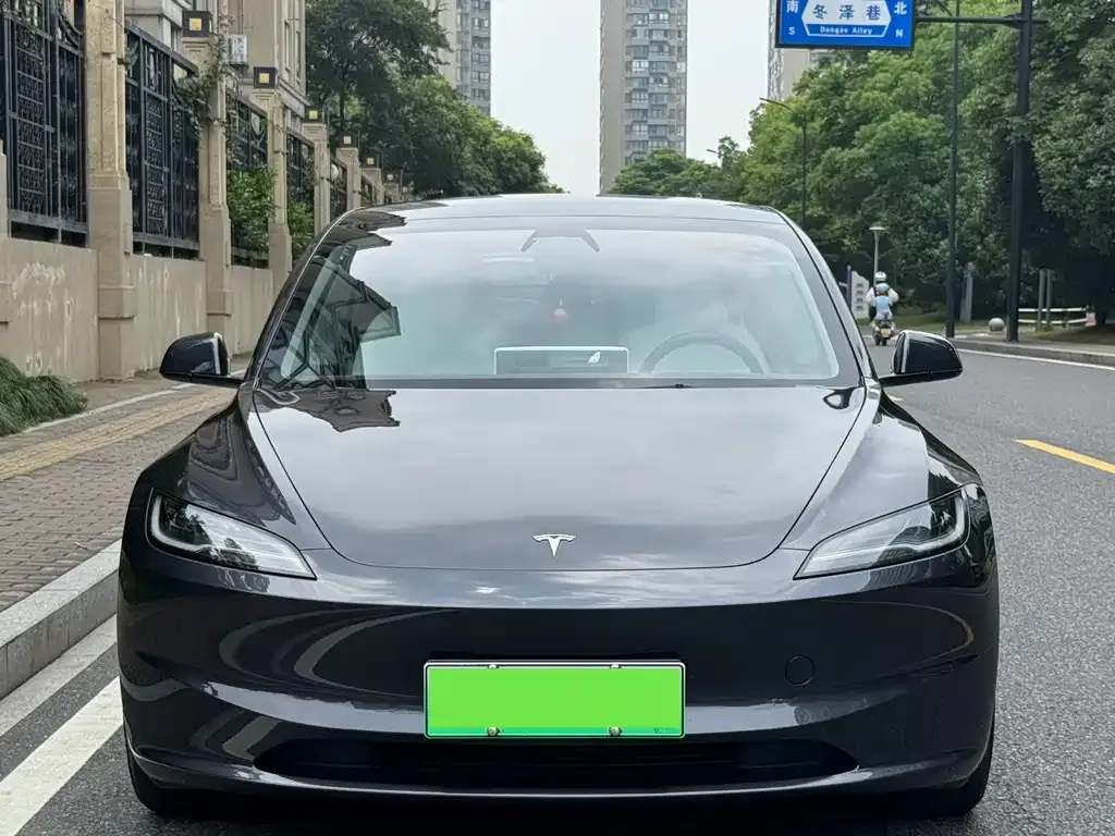 Tesla Model 3 — фото 4