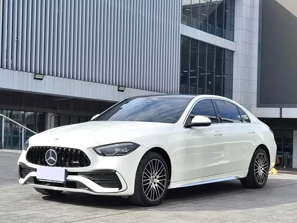 Mercedes-Benz C-Class — фото 1