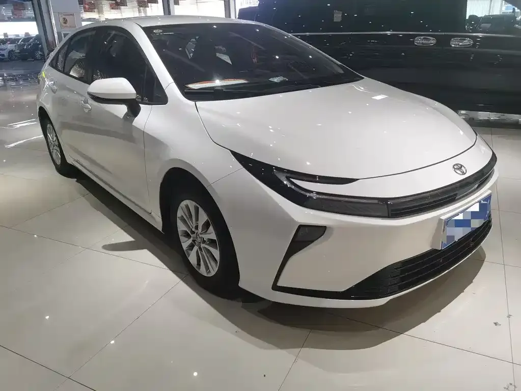 Toyota Corolla — фото 1