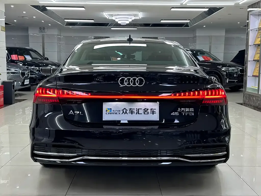 Audi A7L — фото 6