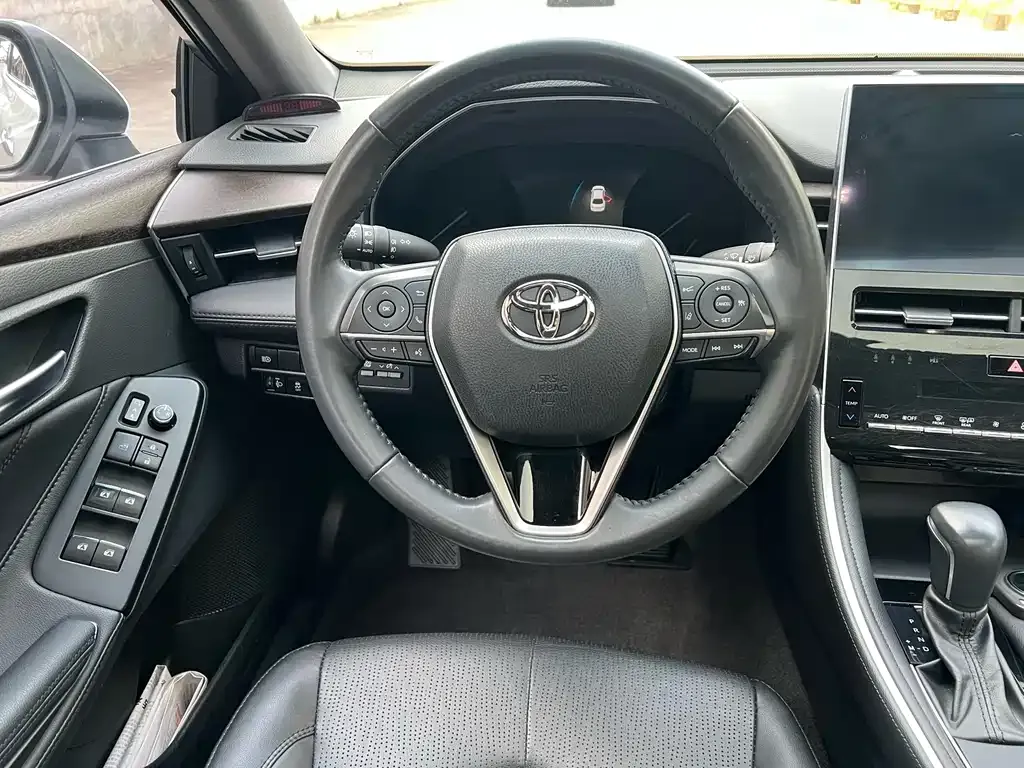 Toyota Avalon — фото 4
