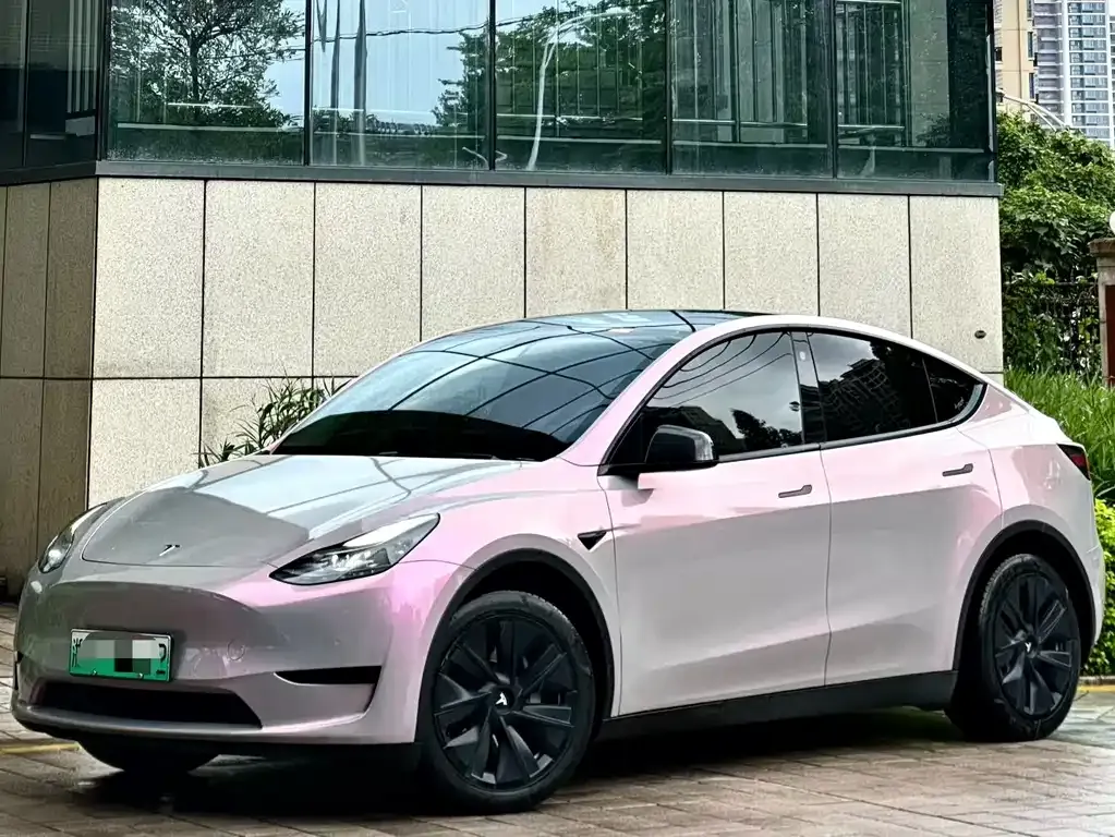 Tesla Model Y — фото 1