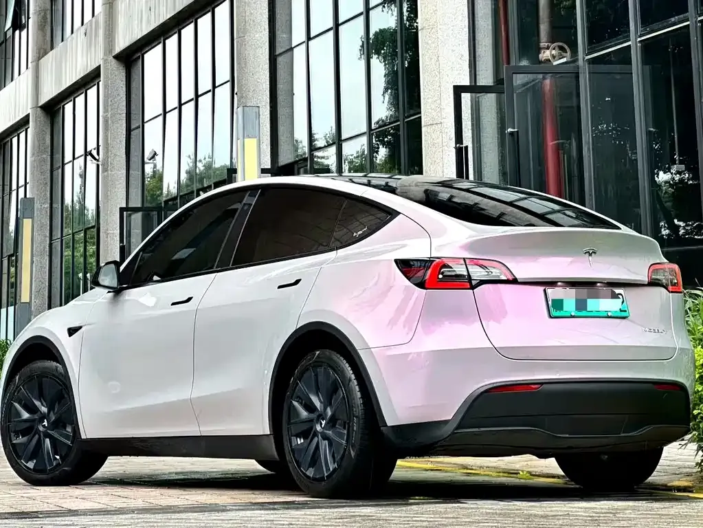 Tesla Model Y — фото 8