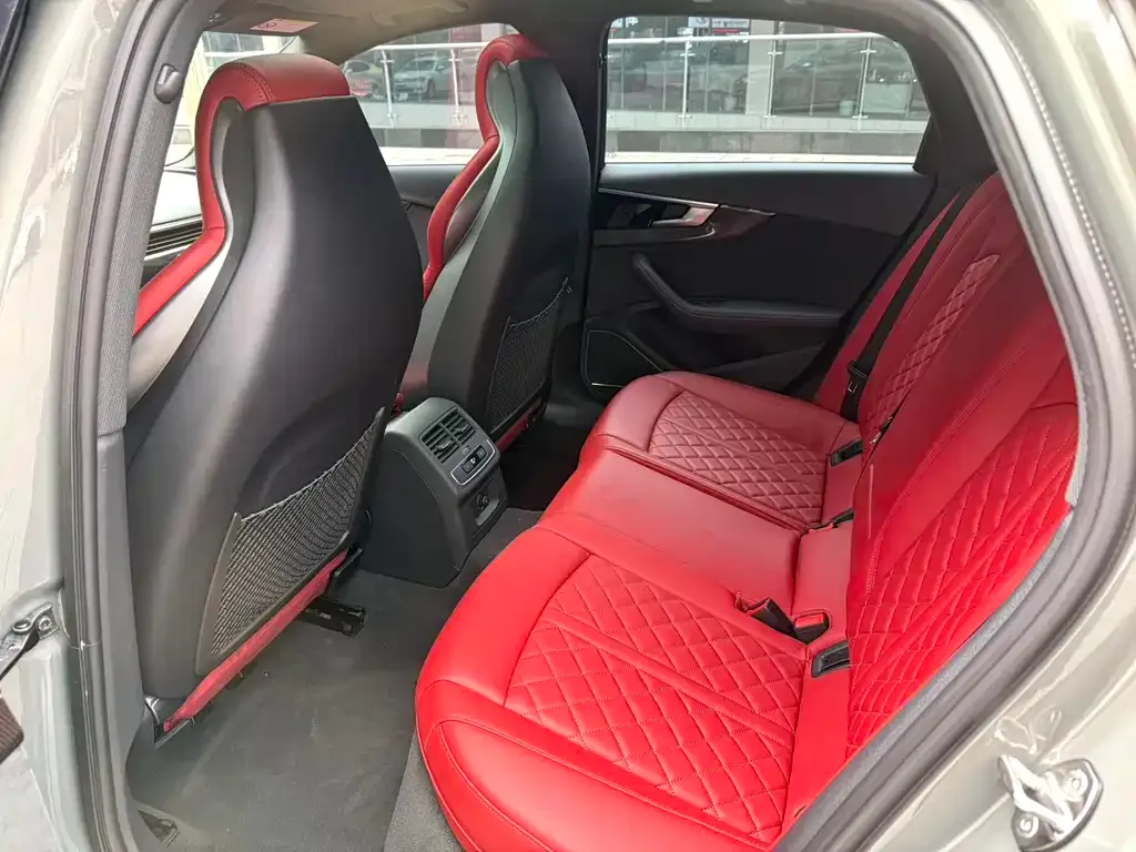 Audi S4 2023 из CN, фото 4