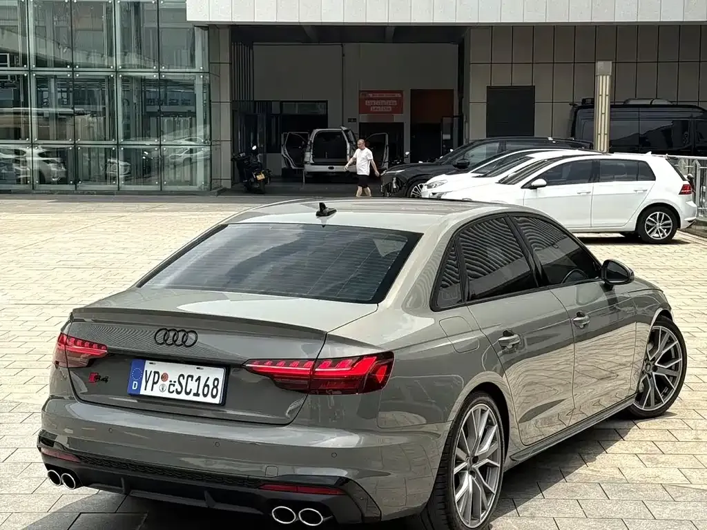 Audi S4 2023 из CN, фото 8