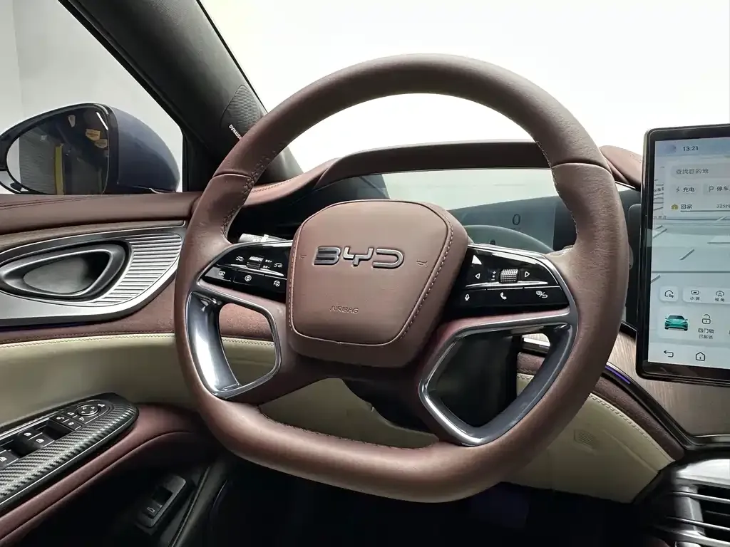 BYD Seal — фото 8