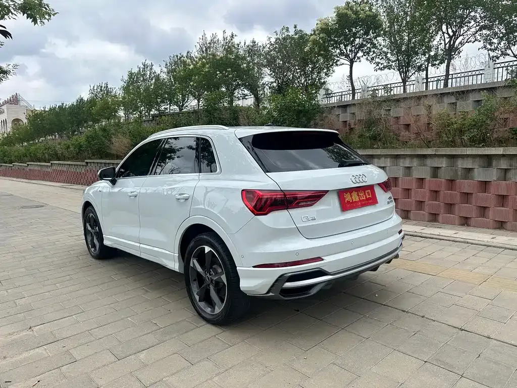 Audi Q3 — фото 10