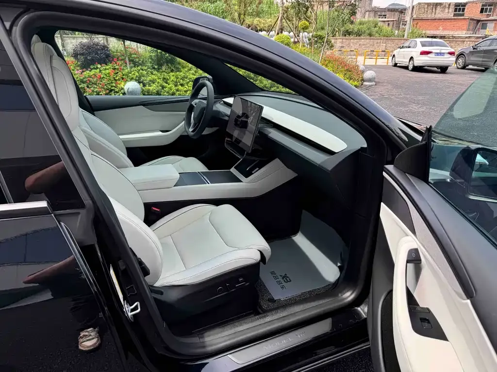 Tesla Model Y L 2025 из CN, фото 5