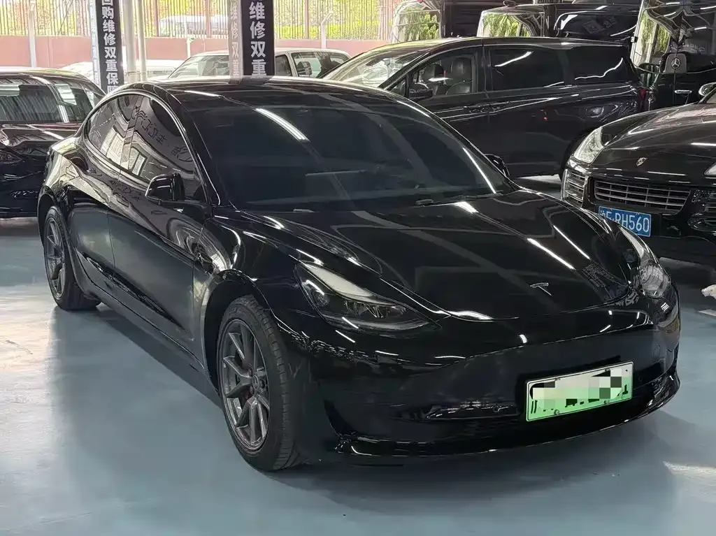 Tesla Model 3 — фото 10