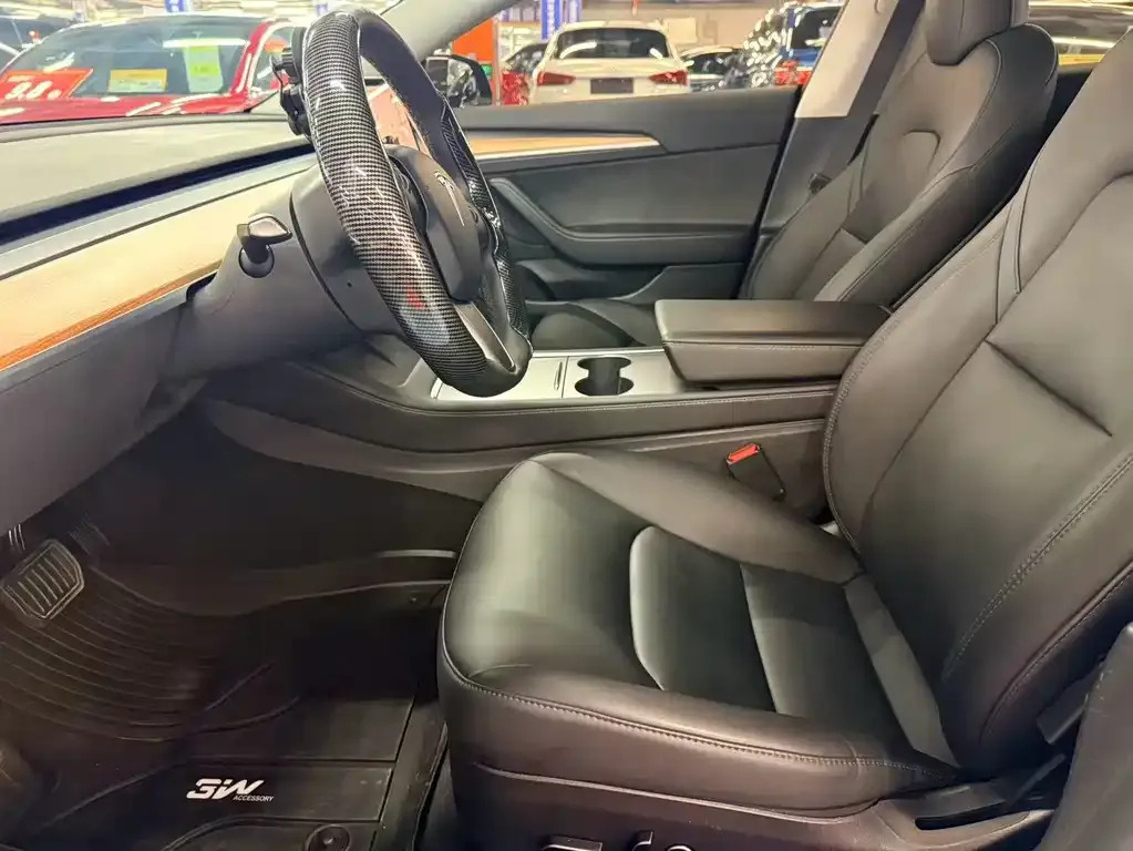 Tesla Model 3 — фото 4
