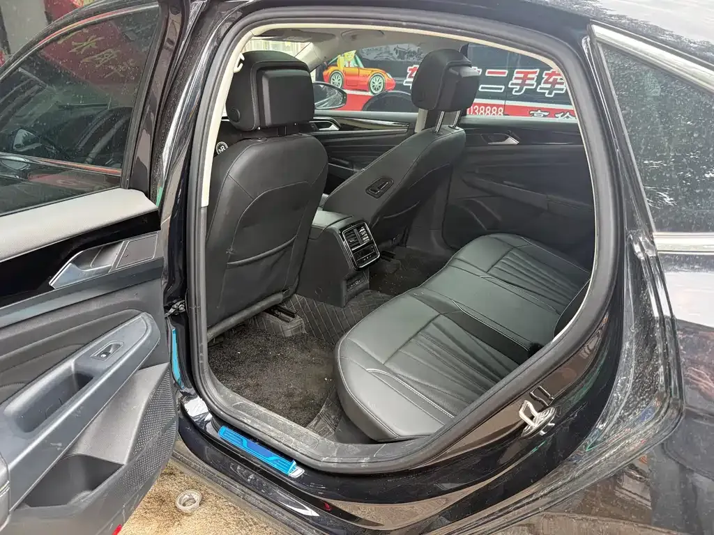 Volkswagen Passat — фото 7