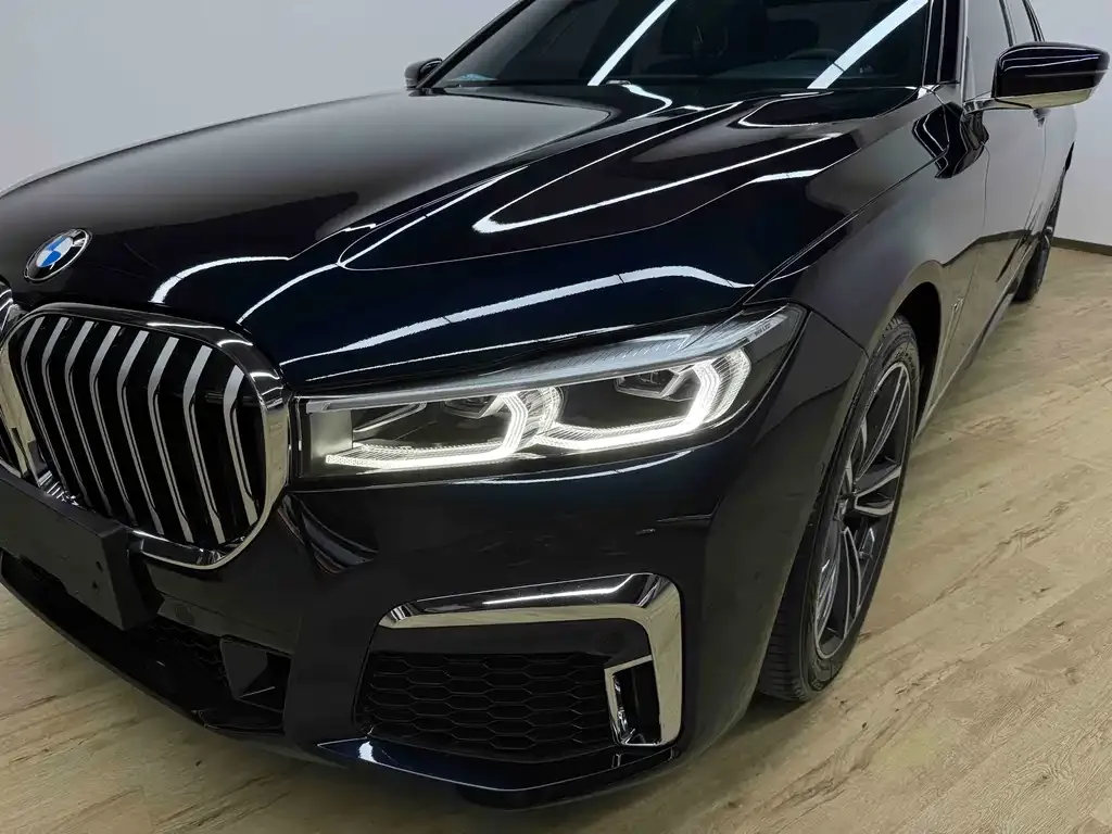BMW 7 Series — фото 6
