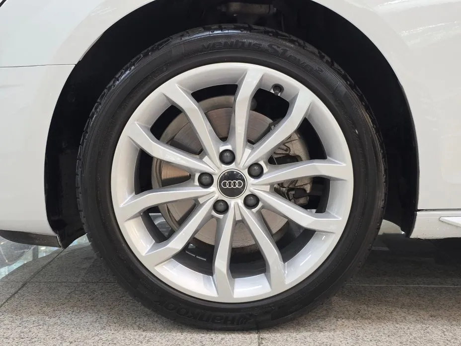 Audi A4 2023 из KR, фото 4