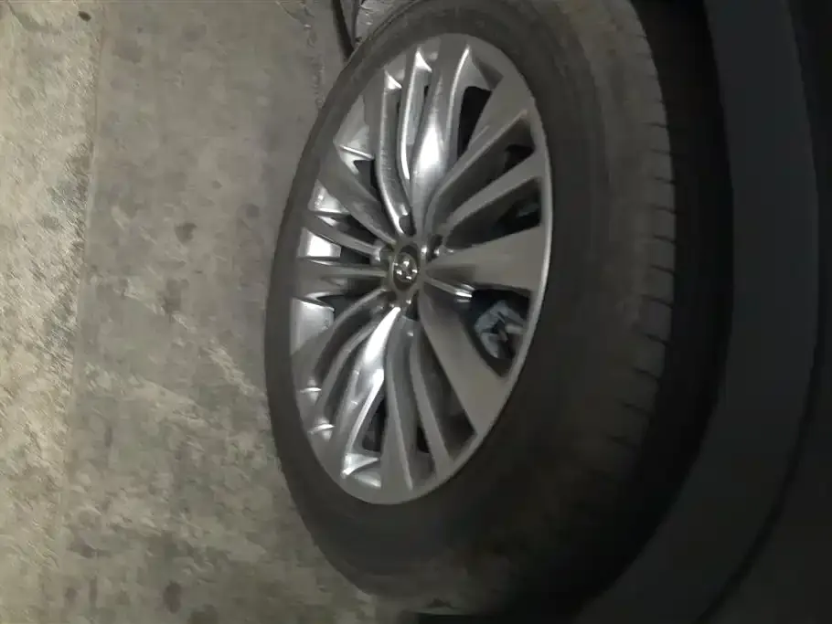 Toyota Highlander — фото 10